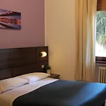 Catalani E Madrid Отель