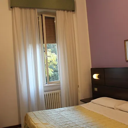 ホテル Catalani E Madrid 2*