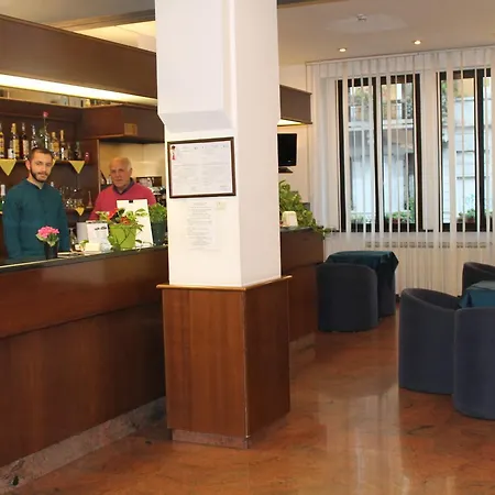 Hotel Catalani E Madrid Milão