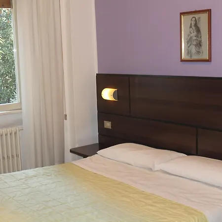 호텔 Catalani E Madrid 2*