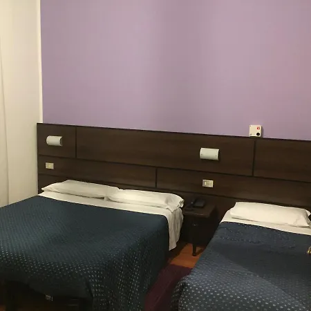 Hotel Catalani E Madrid Milão